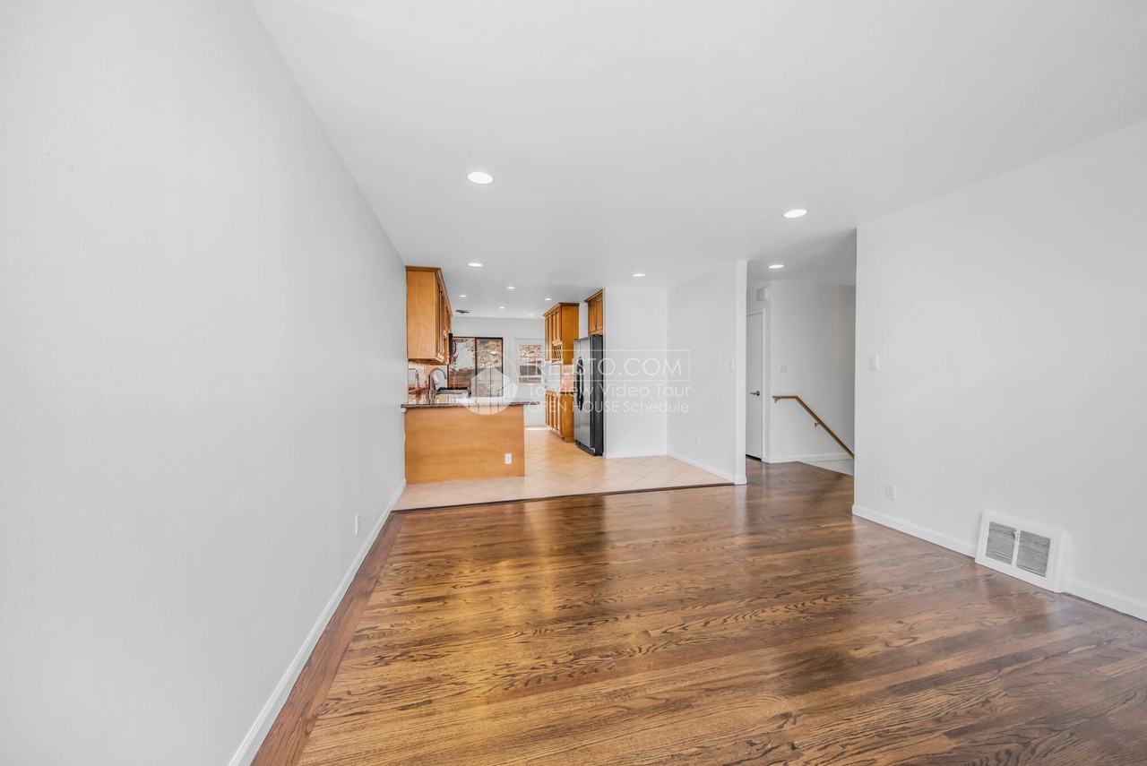 41 Stanford Heights Ave - Photo 5 of 26