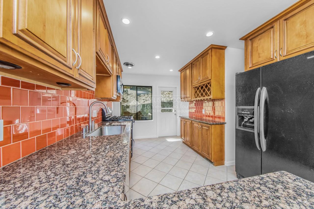 41 Stanford Heights Ave - Photo 7 of 26