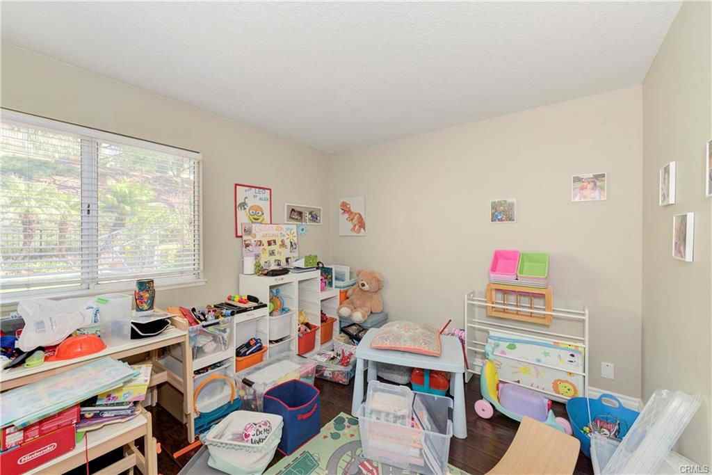 21082 Shadow Rock Ln - Photo 2 of 8