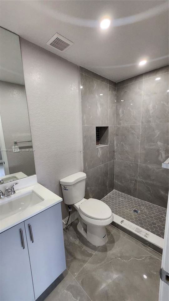 17555 Nw 29th Ct - Photo 2 of 8