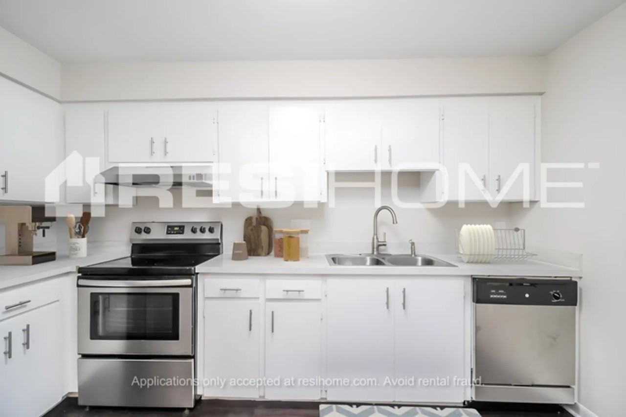 2987 Barkway Dr - Photo 3 of 18