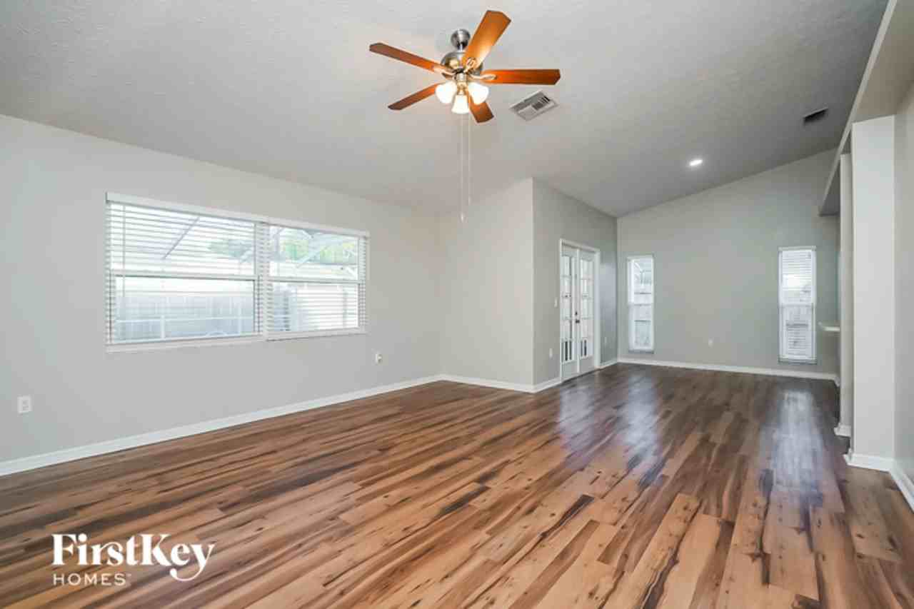 4701 Meadowsweet Ct - Photo 2 of 15