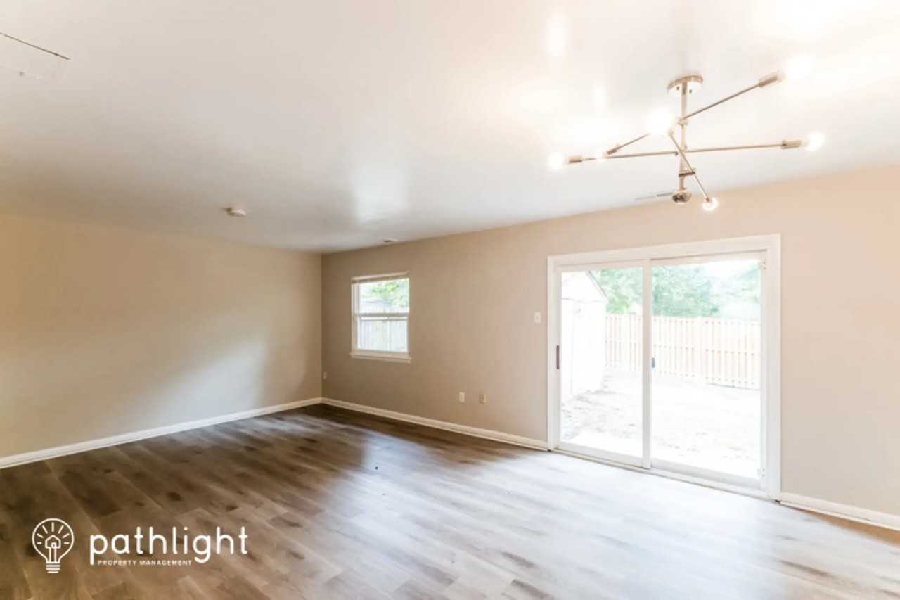 1123 Marcy Ave - Photo 2 of 18