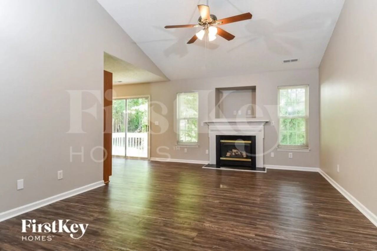 6 Mahogany Ct - Photo 3 of 15