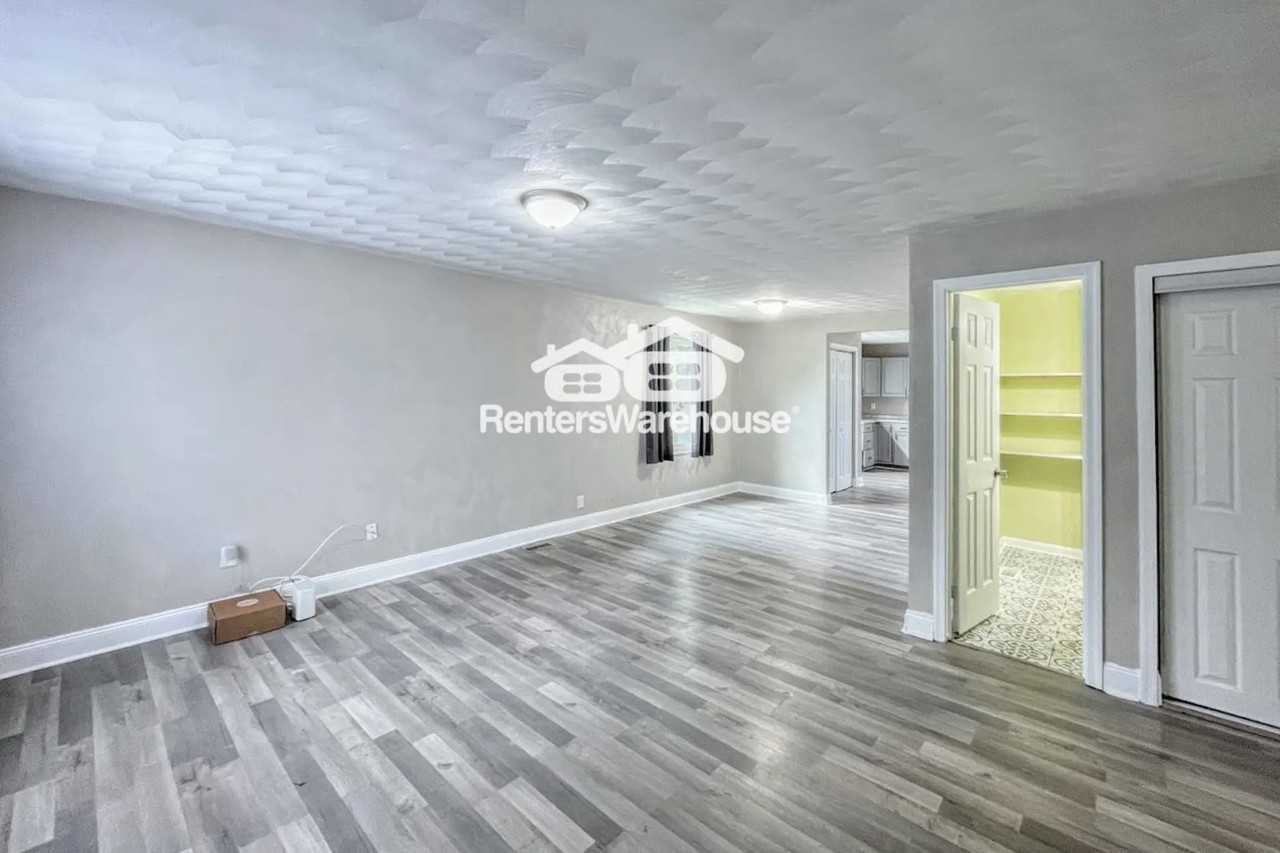 7013 University Dr - Photo 3 of 31