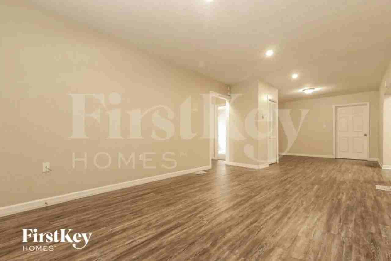 626 Belleview Blvd - Photo 3 of 15