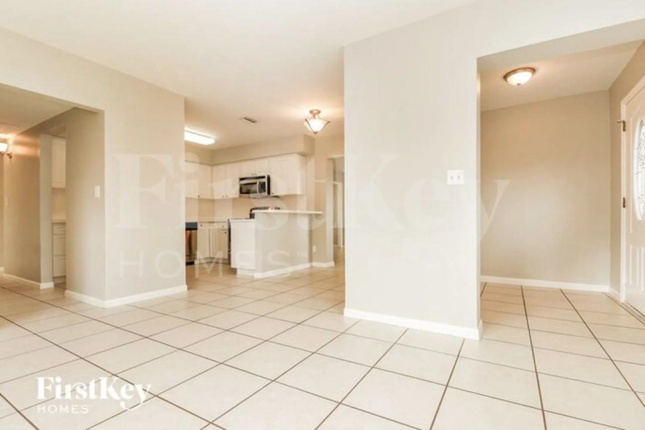 4200 Huntington St Ne - Photo 2 of 15