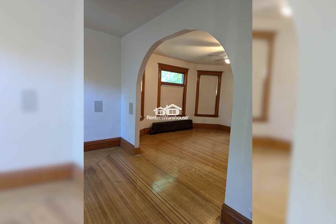 1910 Elliot Ave - Photo 3 of 25