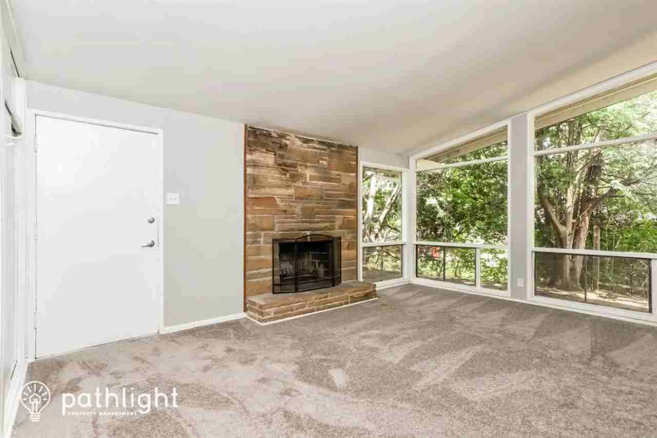 1024 Coffey Ct - Photo 3 of 16