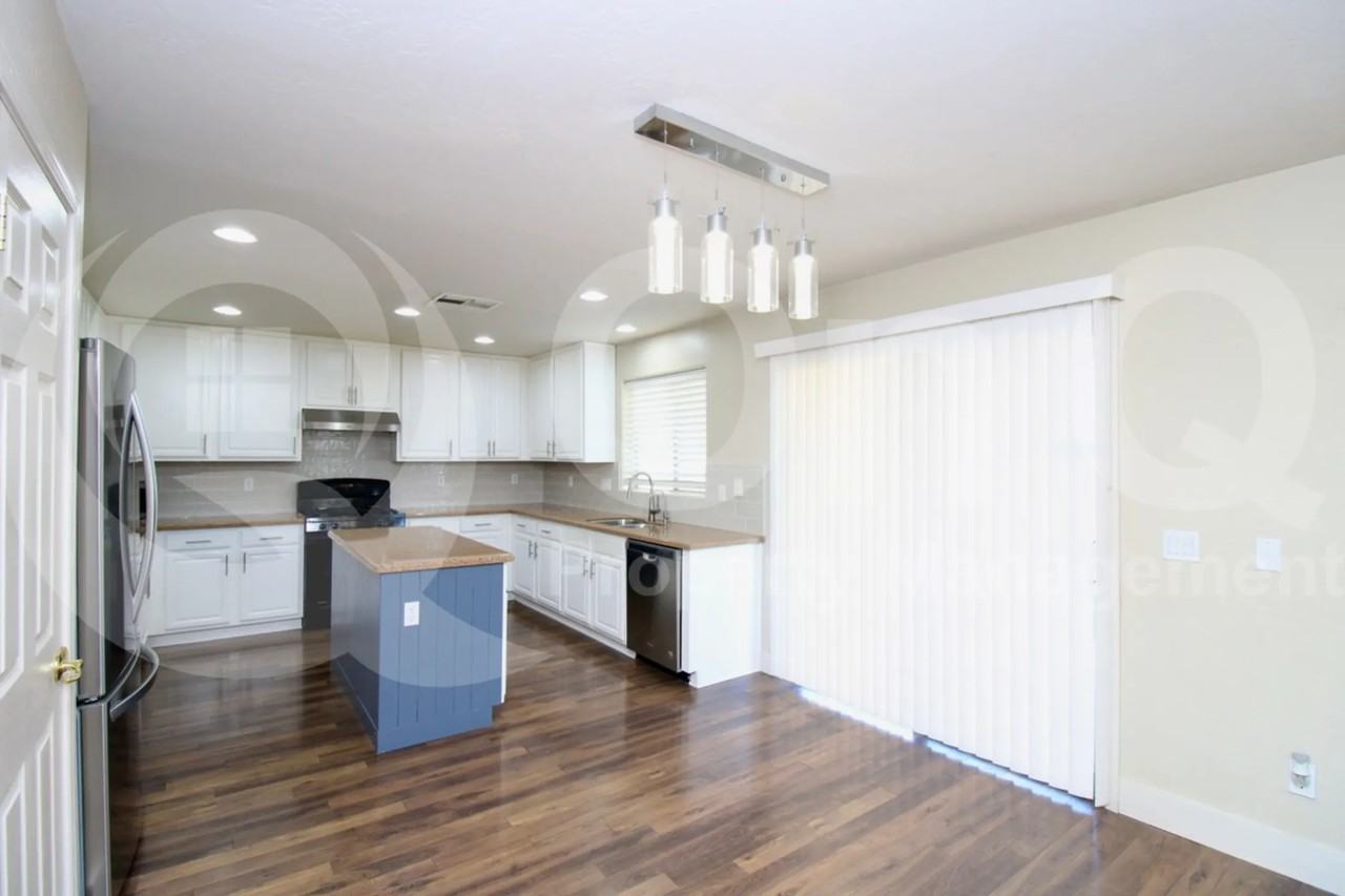 6514 W Yellow Bird Ln - Photo 3 of 23