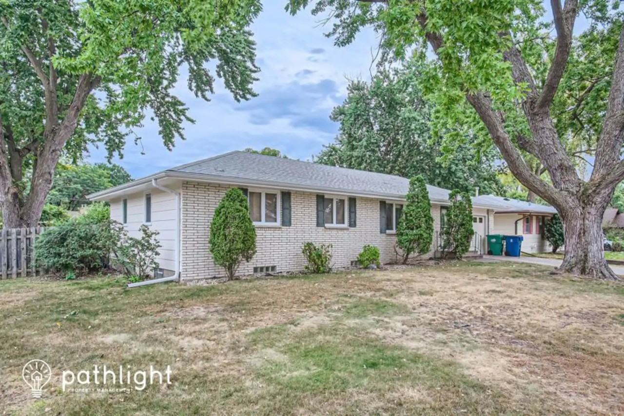 5656 Quail Ave N - Photo 2 of 20