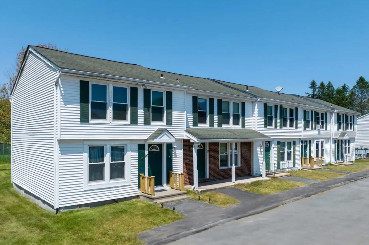 125 Richardson Ct Unit 13 - Photo 2 of 27