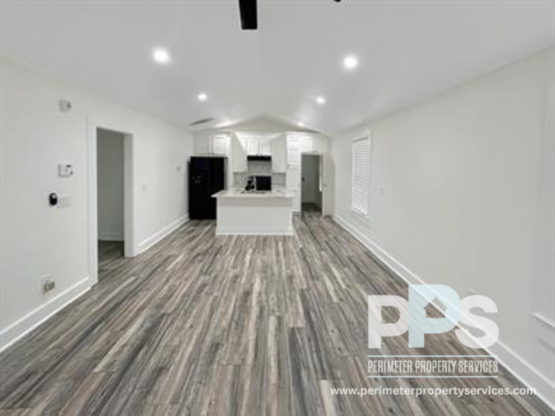 1017 Ashby Grv Sw - Photo 3 of 14