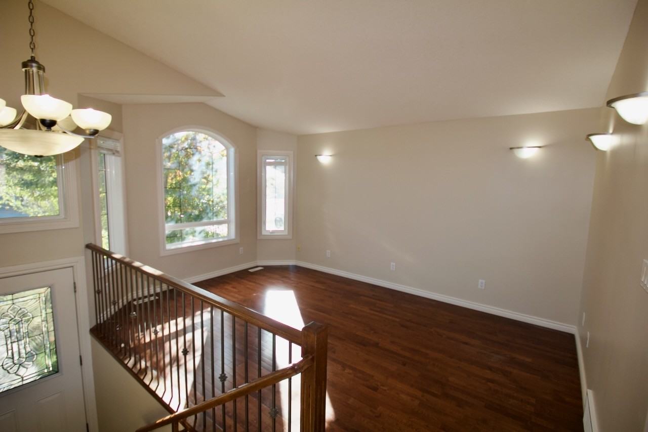 9714 102 Ave - Photo 7 of 39