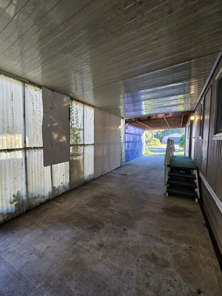 35 Lincolnshire St - Photo 3 of 42