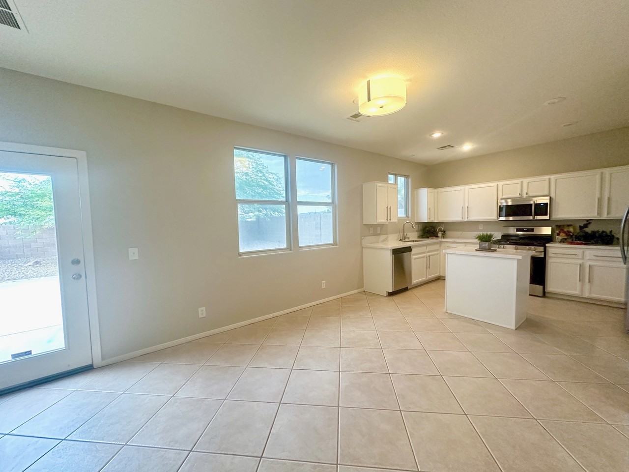 5007 Caprock Canyon Ave - Photo 4 of 35