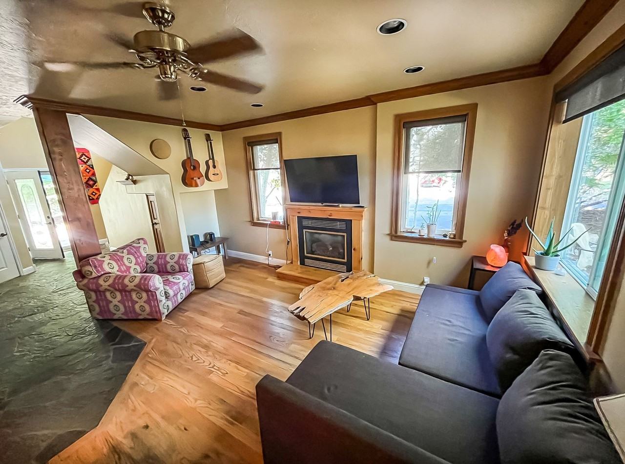 910 Powder Valley Ln - Photo 3 of 14