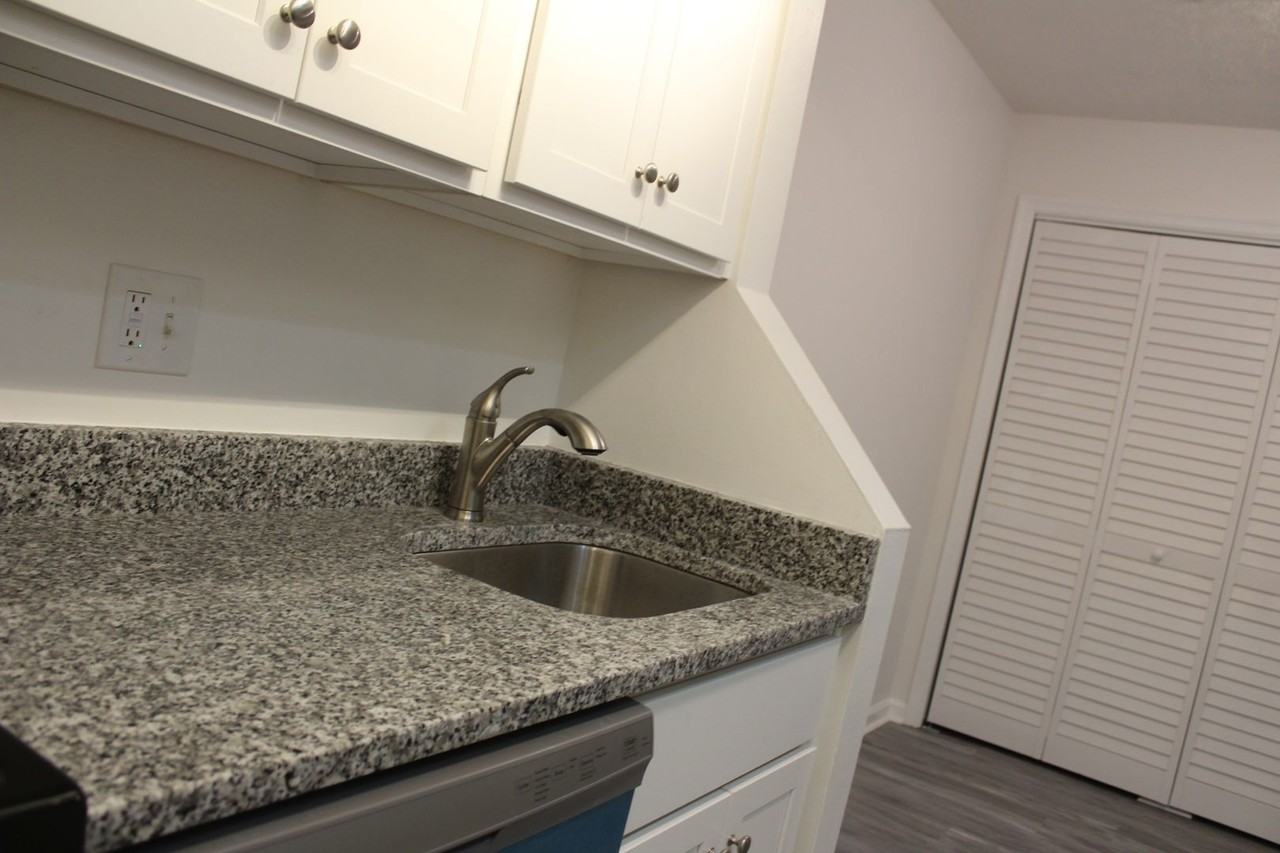 133 Haverford Ct - Photo 3 of 7