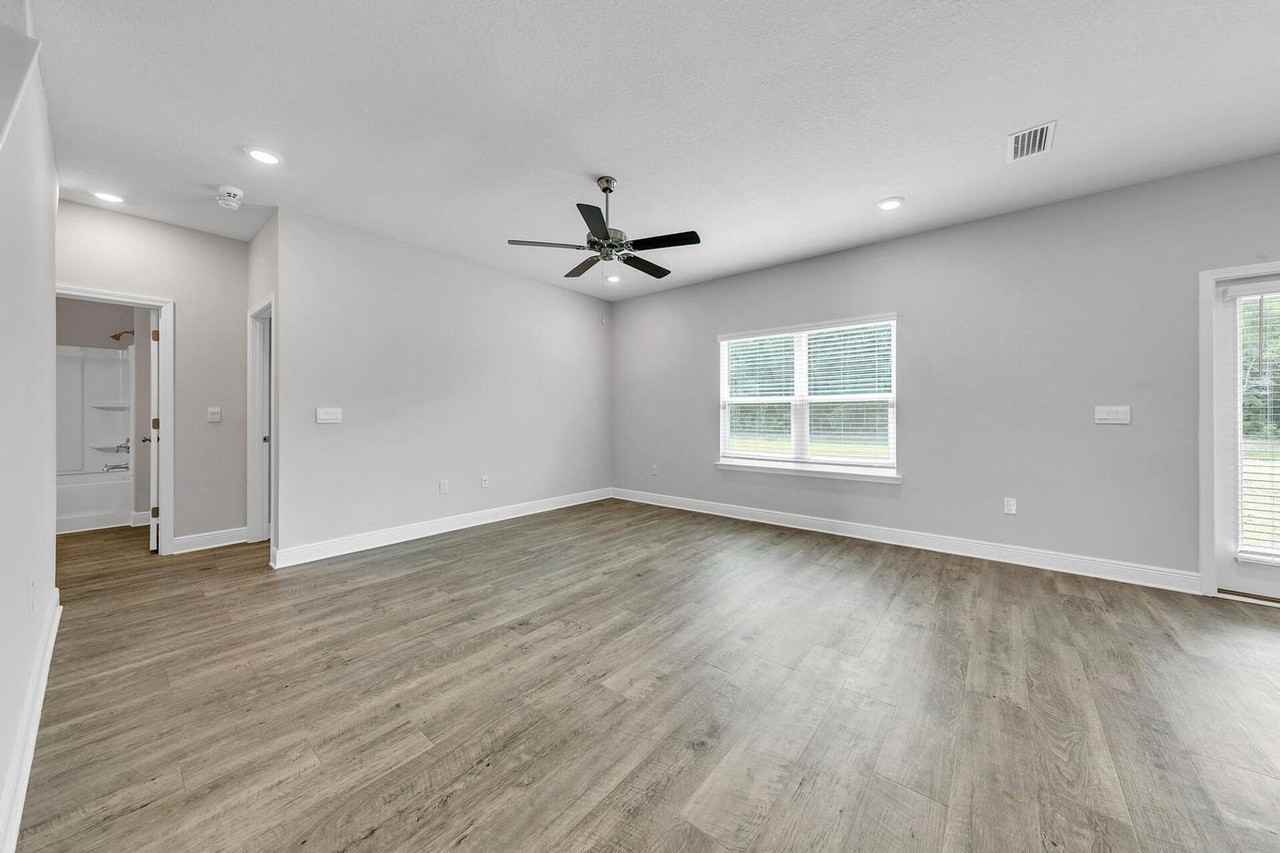 44 Oak Trees Ln W - Photo 7 of 32