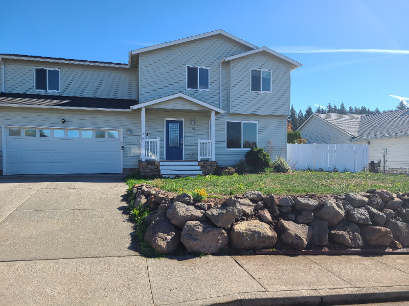 128 Silverdust Dr - Photo 2 of 9