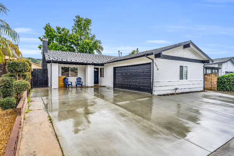 5676 East Bloomfield Street - Photo 4 of 36