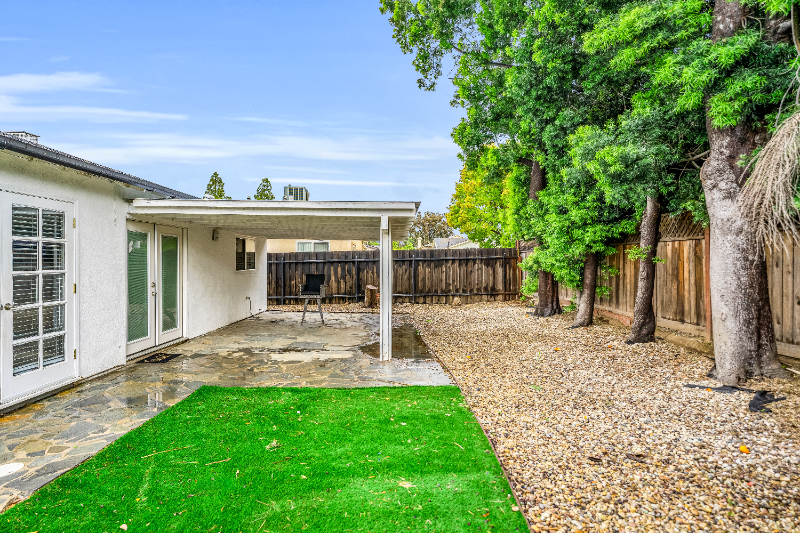 5676 East Bloomfield Street - Photo 6 of 36