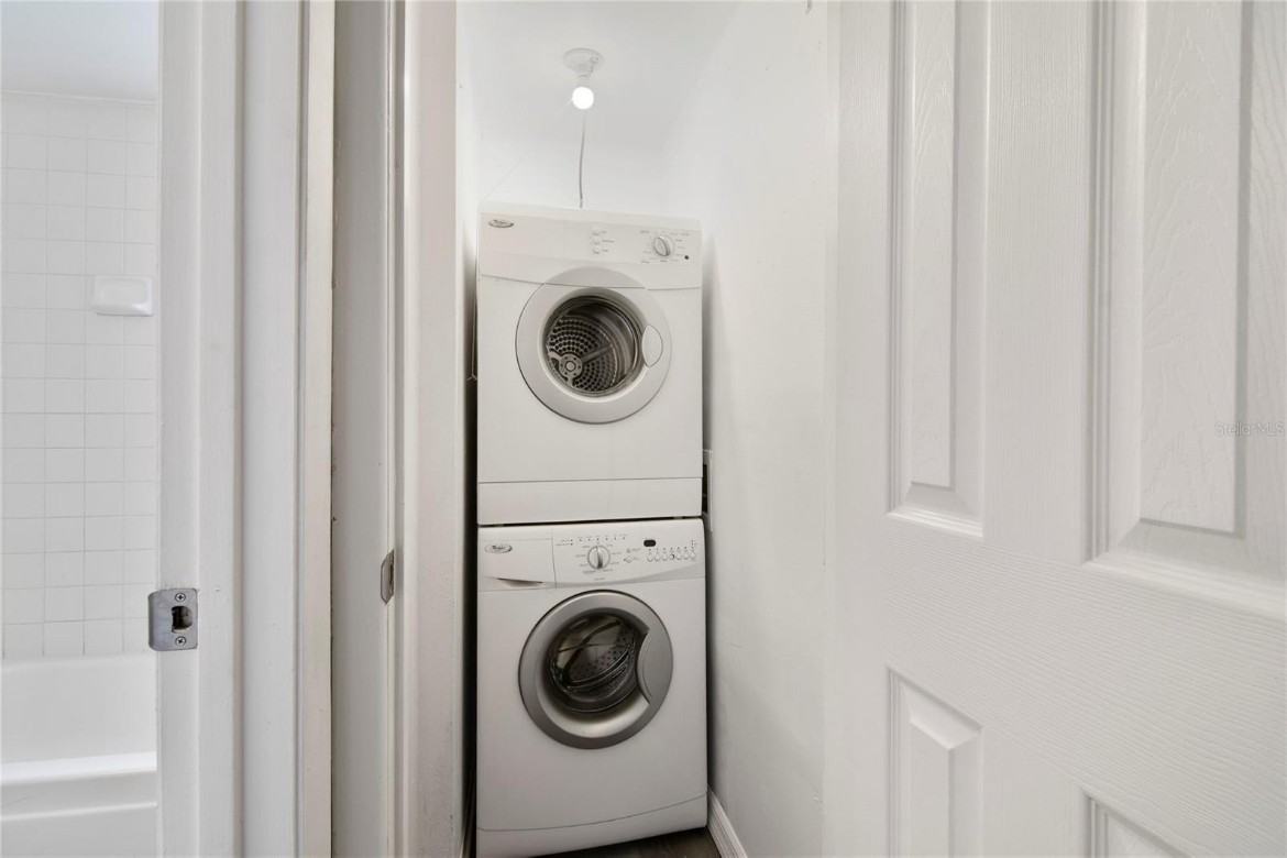 3254 S Semoran Blvd #11 - Photo 4 of 20