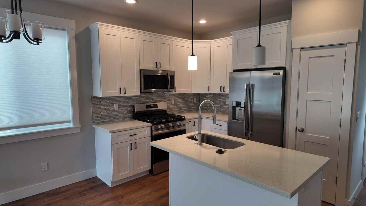 8702 Se Clatsop St #NA - Photo 2 of 11