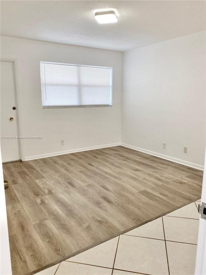 3860 Ne 21st Way - Photo 2 of 6