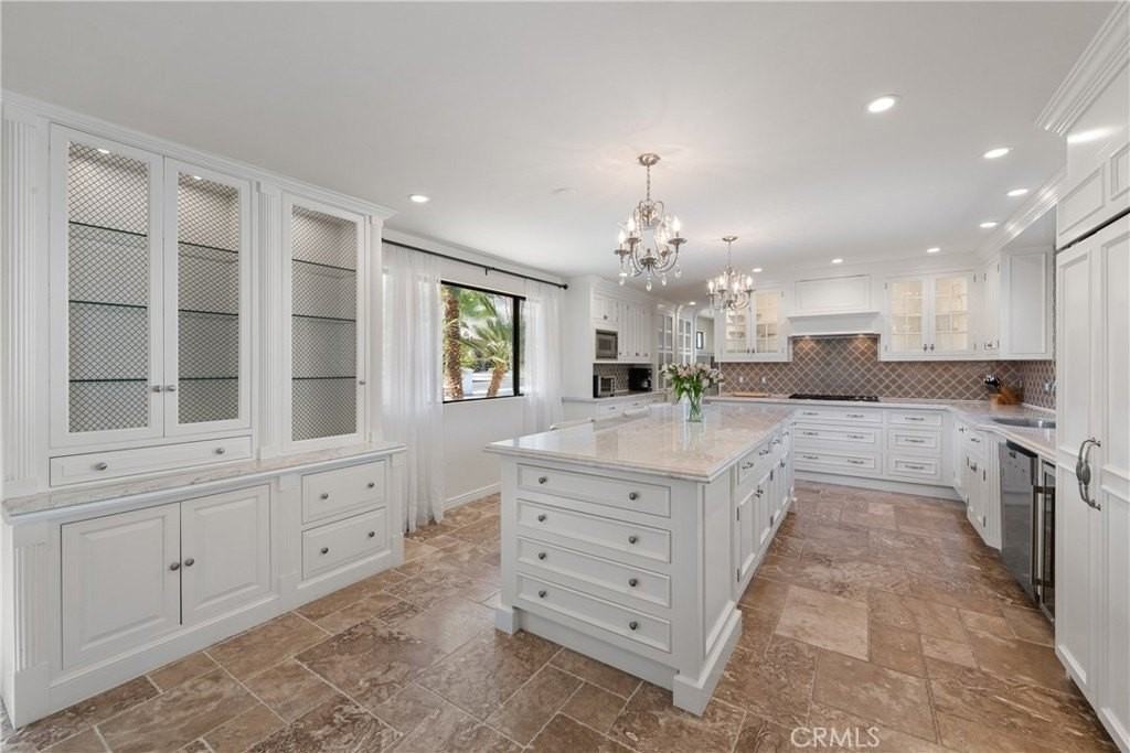 72408 Desert Dr - Photo 3 of 42