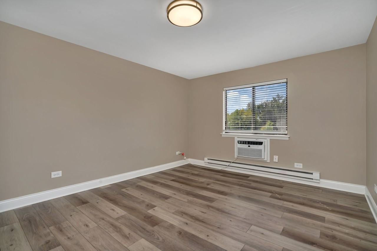 Lakeside Village Apartments - Photo 3 of 49