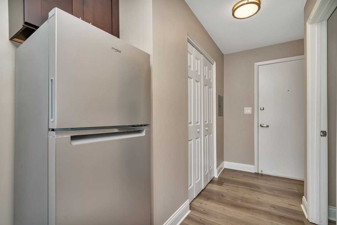 Lakeside Village Apartments - Photo 4 of 49