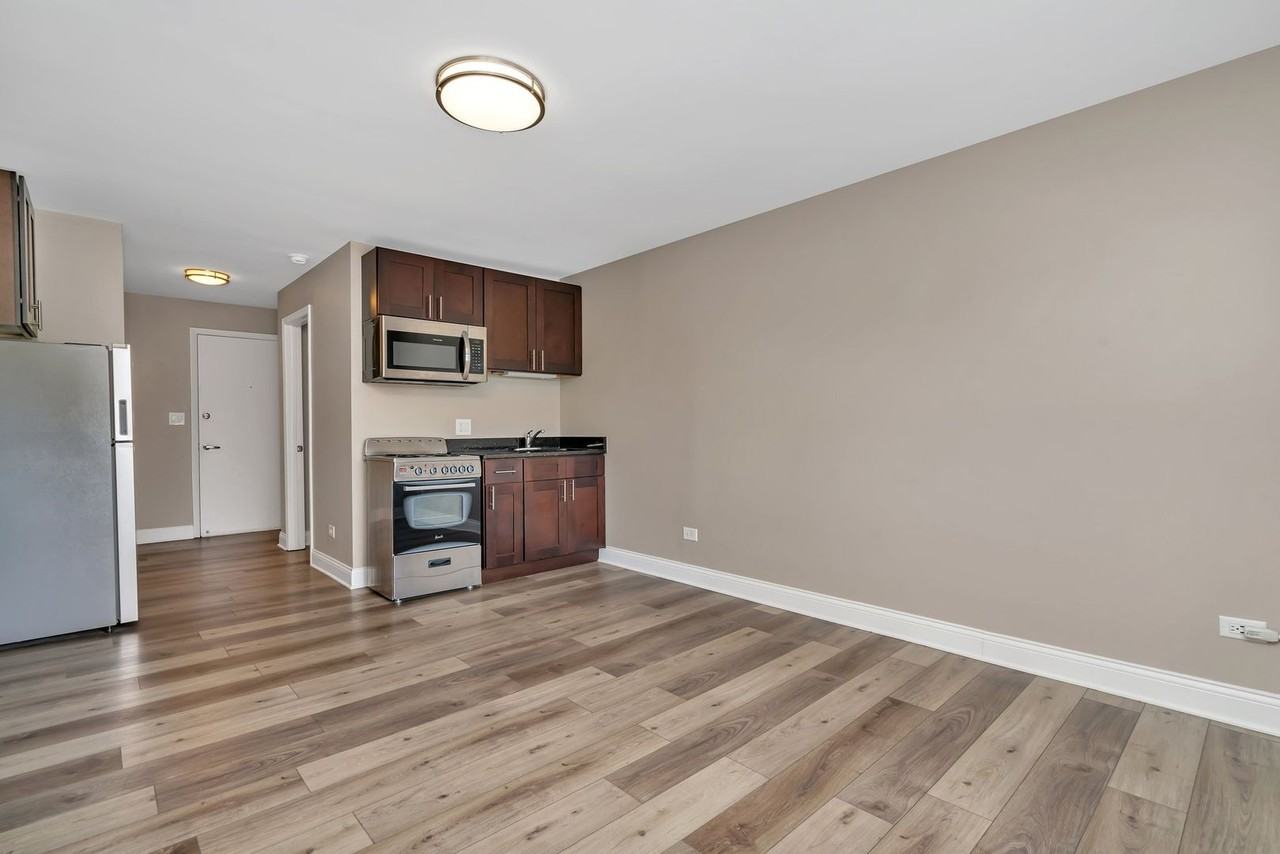 Lakeside Village Apartments - Photo 5 of 49