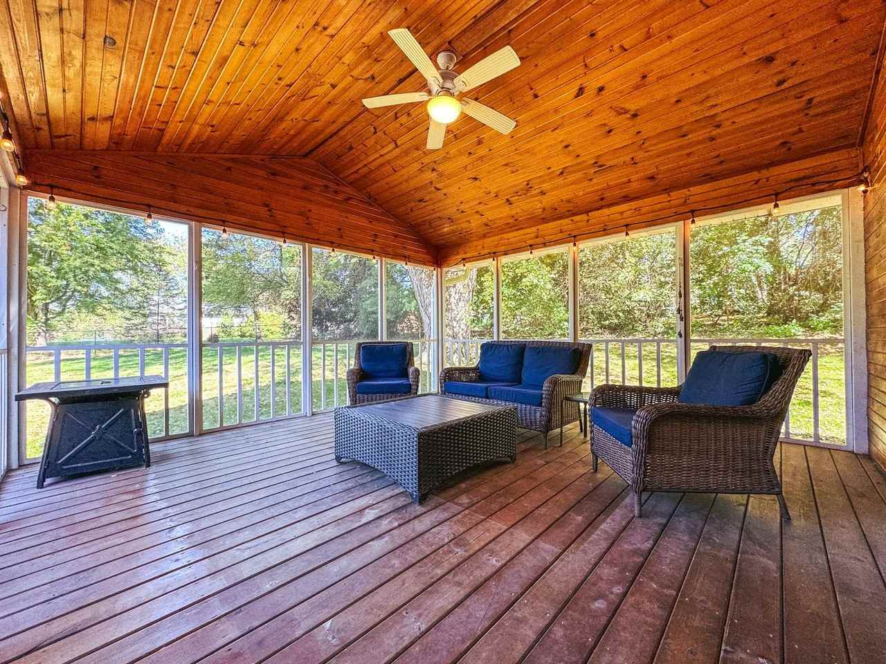 602 E View Ct - Photo 2 of 23