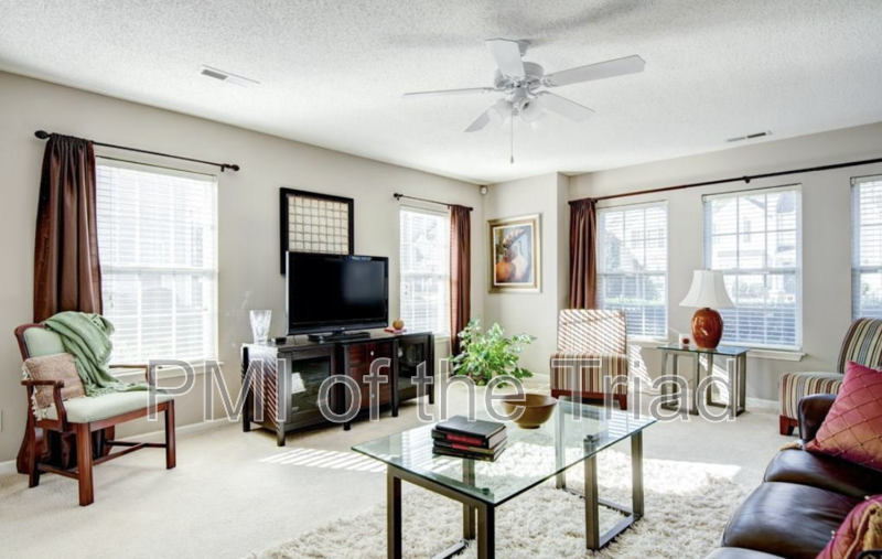 116 Breezeway Ln - Photo 3 of 13