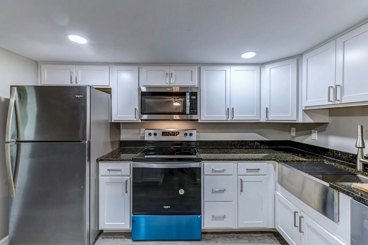 22072217 Aurora Dr #2215 - Photo 4 of 16