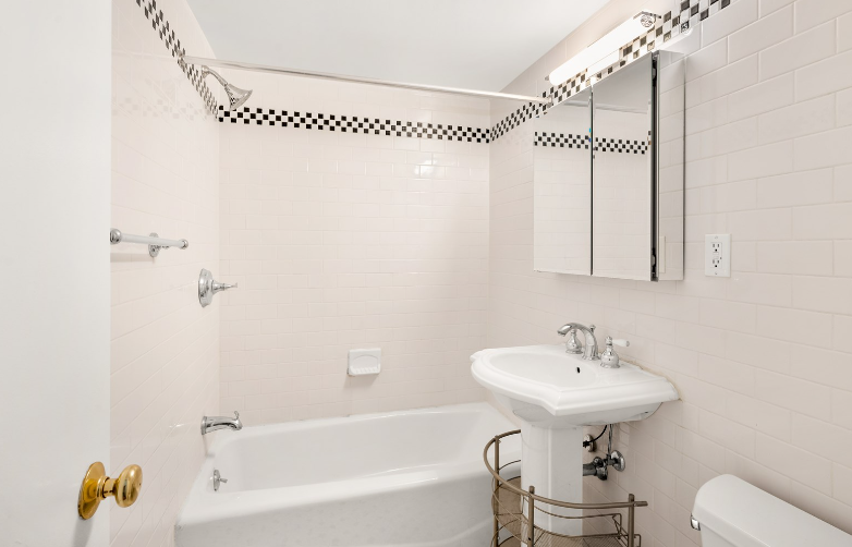 39 West 54th Street #2A - Photo 5 of 5