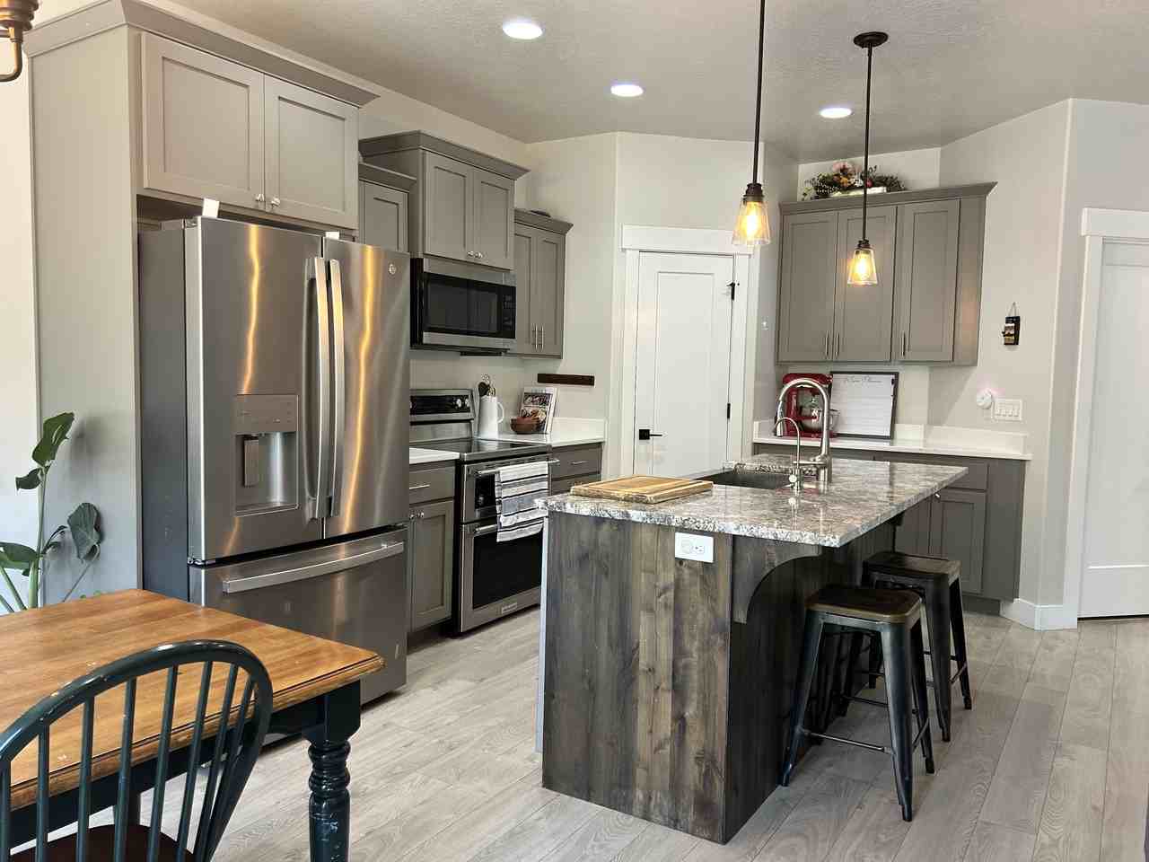 15380 S Skyraider Ln - Photo 7 of 39