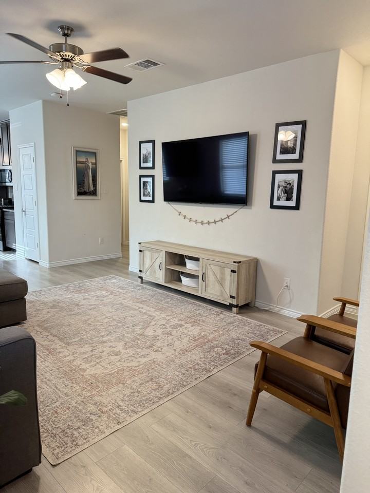1524 Bennington Ln #NA - Photo 3 of 14