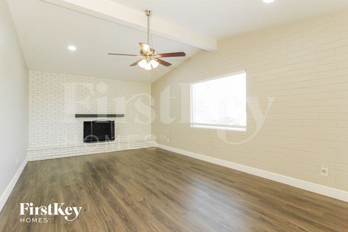 6501 W Reade Ave - Photo 3 of 17