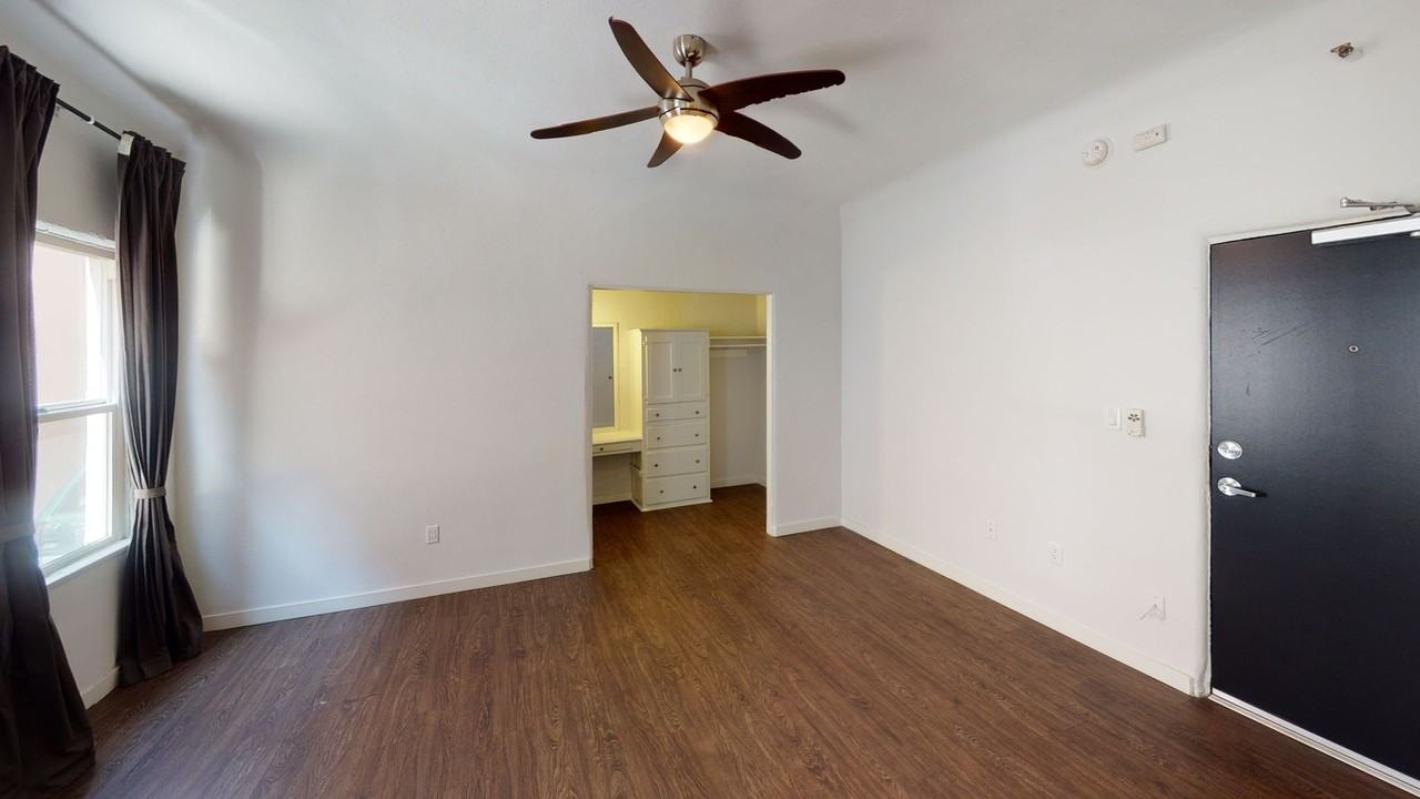 Alex Court Apartments - Photo 7 of 17