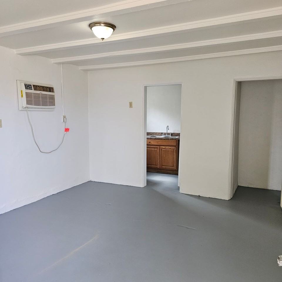 Green Gables - Photo 3 of 8