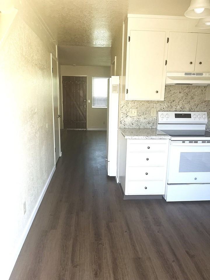 42 Washington St unit A San Juan Bautista - Photo 3 of 14