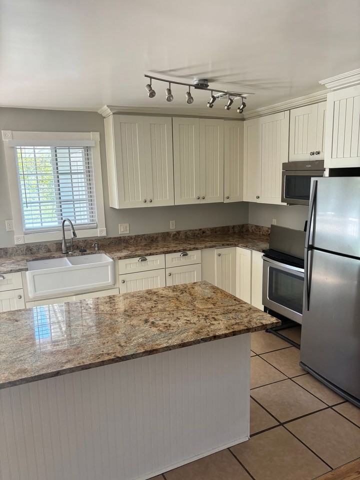 1333 W Flower St - Photo 2 of 12