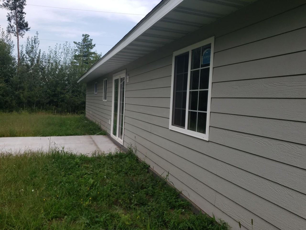 14142 Forest Dr - Photo 3 of 11