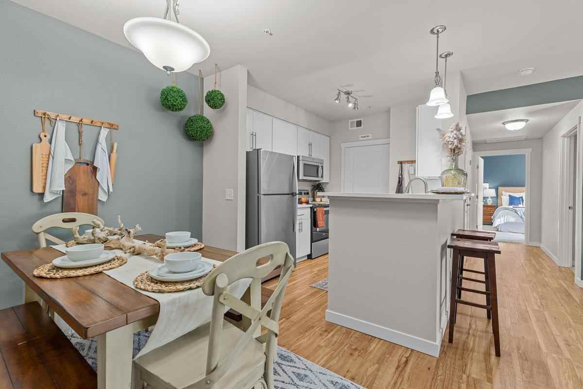 451 Westcliffe Blvd - Photo 7 of 22