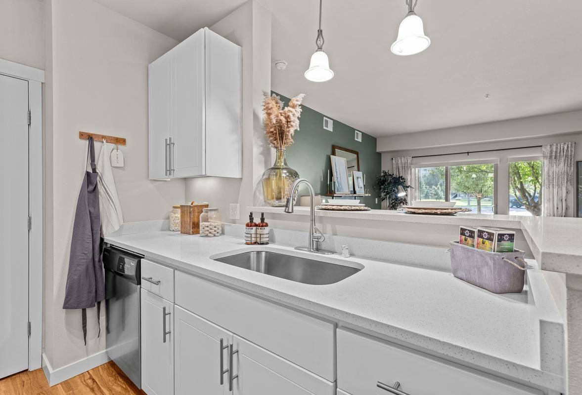 451 Westcliffe Blvd - Photo 7 of 20