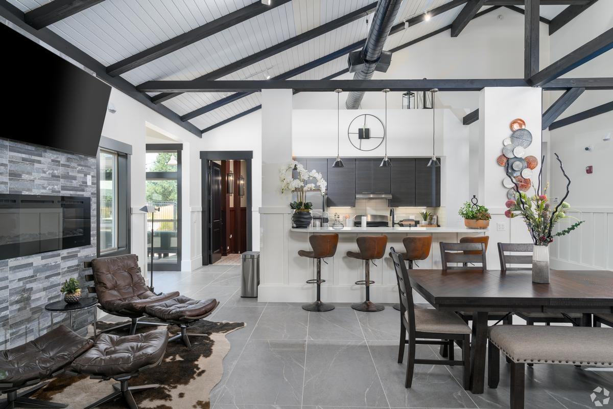 451 Westcliffe Blvd - Photo 4 of 20