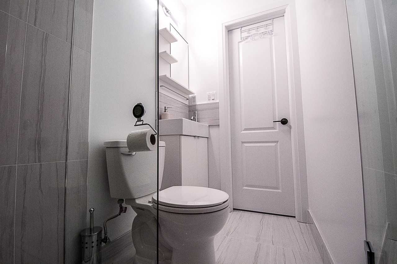 Gerrard St E & Pape Ave - Photo 4 of 4