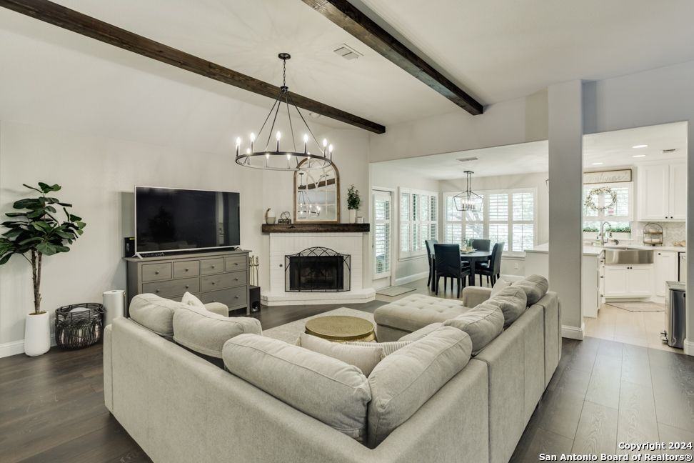 19147 Evening Trail Dr - Photo 3 of 10